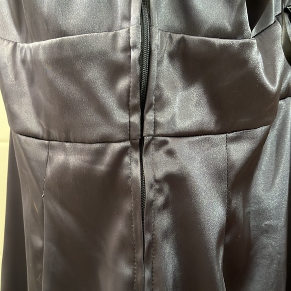 Halter Dress 97% Polyester, 3%spandex , perfect for your all your parties. - Picture 3 of 6